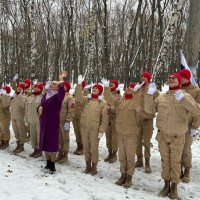 ПАРАД ПОД ОКНАМИ ВЕТЕРАНА