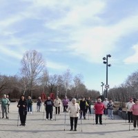 Делимся фото и расписанием занятий по общефизической подготовке и скандинавской ходьбе на апрель