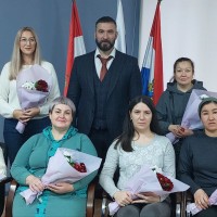 Накануне Дня Матери глава района Данил Морозов встретился с матерями и женами мобилизованных, принимающих участие в СВО.