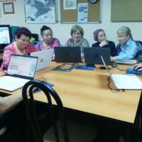 Сегодня в Совете ТОС «Перспектива» прошло очередное занятие по обучение компьютерной грамотности представителей «серебряного возраста»