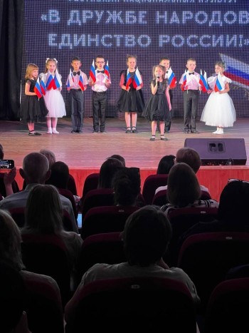  Яркий и фееричный гала-концерт  прошел сегодня, в преддверии Дня России, в Доме культуры «Победа» #6
