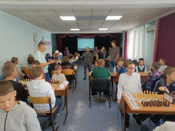 В центре «Искра» прошел захватывающий этап областных соревнований по шахматам #3