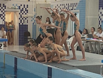 Поздравляем спортсменок-синхронисток из школы № 154 с превосходными результатами в чемпионате и первенстве Приволжского федерального округа по синхронному плаванию #1