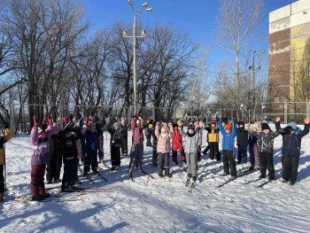 Школа №154 принимает участие в городской социально-значимой спортивной акции "Вставай на лыжи!" #1