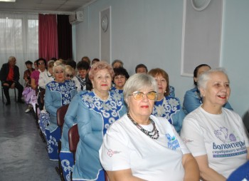 Сегодня, в Международный день добровольца, в центре дополнительного образования детей "Искра" прошло трогательное и запоминающееся мероприятие - «Слет волонтеров серебряного возраста» #2