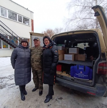 Две машины гуманитарной помощи отправил Союз женщин Промышленного района нашим бойцам #6