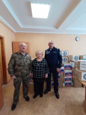 Две машины гуманитарной помощи отправил Союз женщин Промышленного района нашим бойцам #8