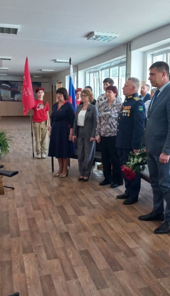 В школе №43 открыта Парта Героя  - Александра Юлдашева, гвардии рядового сапера-пулеметчика.  #2