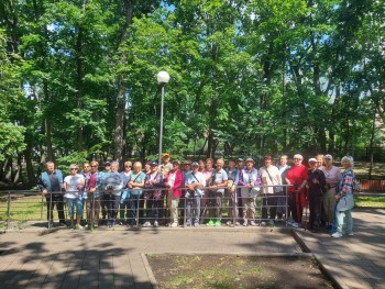 С радостью делимся с вами фото и расписанием увлекательных занятий по общефизической подготовке и скандинавской ходьбе на авгус #4