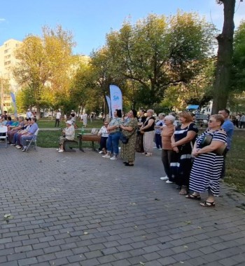  Во дворе по улицам Силина, 11, 13, 15, 17 и Ташкентская, 206, 208, 210 прошла замечательная областная общественная акция "Самарская область - наш дом" #6