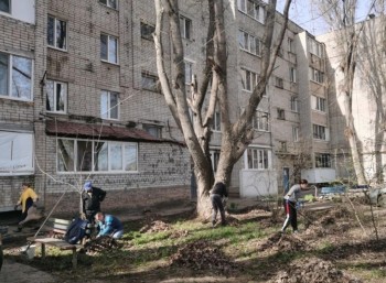 Весенний субботник объединил жителей района  #7