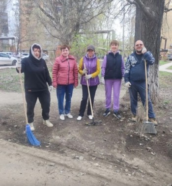 Весенний субботник объединил жителей района  #5