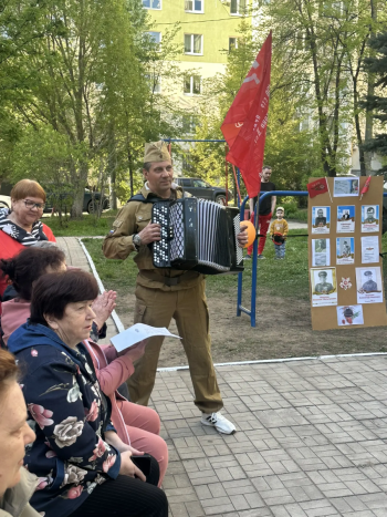 Совет многоквартирного дома ул. Ново-Садовой, 232 при содействии Совета ТОС «Солнечный-1» и управляющего микрорайоном провёл праздничное мероприятие ко Дню Победы #4