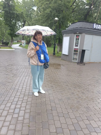  Наши волонтёры продолжают работу в любую погоду, чтобы помочь вам принять участие в рейтинговом голосовании #4