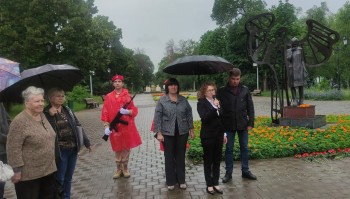 Сегодня у стелы памяти жителям посёлка Яблонька и в сквере «Родина» время застыло в тишине #5