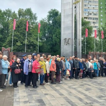 Активисты и жители ТОС «Орбита» приняли участие в памятных мероприятиях, посвященных Дню ветеранов боевых действий. #2