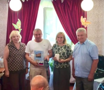 В День семьи, любви и верности праздничные мероприятия прошли на двух территориях: ТОС "Шипка" и ТОС "Метеоцентр", где чествовали супружеские пары, пронёсшие через годы любовь и взаимное уважение #1