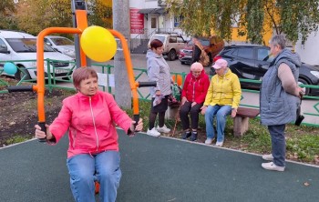 На ул. Ново-Вокзальной, 271 с размахом открыли новую спортивную площадку #3
