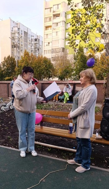 На ул. Ново-Вокзальной, 271 с размахом открыли новую спортивную площадку #4