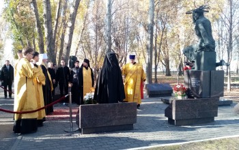 Сегодня в парке Ю.А. Гагарина собрались жители Промышленного района и города Самара, чтобы отдать дань уважения жертвам политических репрессий #5