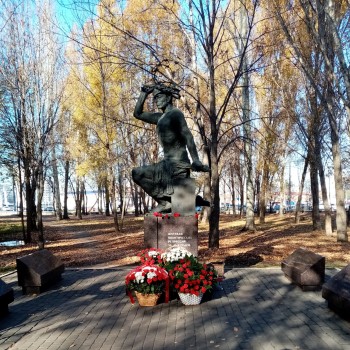 Сегодня в парке Ю.А. Гагарина собрались жители Промышленного района и города Самара, чтобы отдать дань уважения жертвам политических репрессий #6