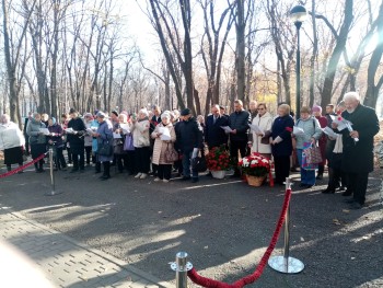 Сегодня в парке Ю.А. Гагарина собрались жители Промышленного района и города Самара, чтобы отдать дань уважения жертвам политических репрессий #7