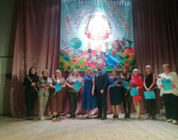 Глава Промышленного района Данил Морозов поздравил с юбилеем коллектив школы №154 #3