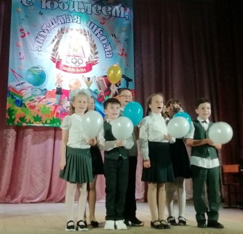 Глава Промышленного района Данил Морозов поздравил с юбилеем коллектив школы №154 #17