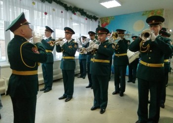 В преддверии Дня Героев Отечества, в школе №124 увековечена память подполковника полиции Лазутина Дениса Александровича #3