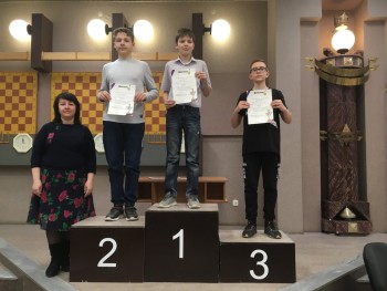  Ученики школы №49 приняли участие в городском турнире "Чудо-шашки" #2